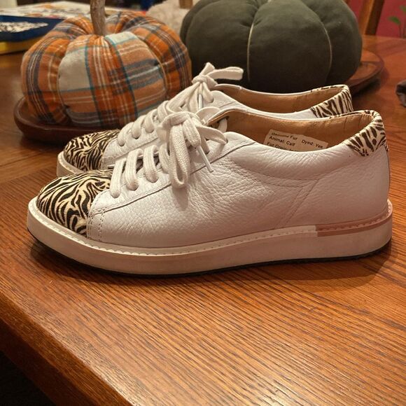 Hush puppies, sneaker, bounce plus, size 7 1/2, animal print at toe and at back - Picture 1 of 9